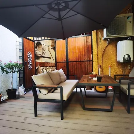 Kaleici Muestakil Bahceli Muethis Ev *