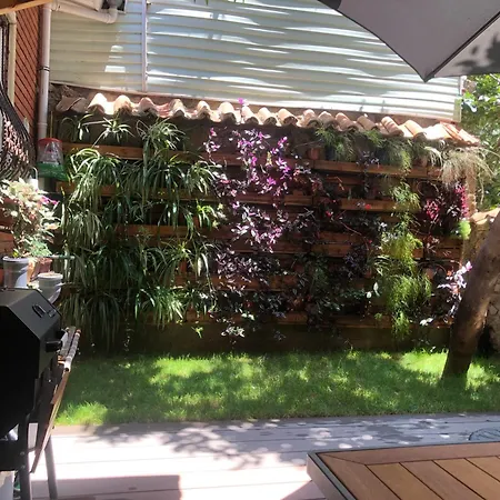 Villa Kaleici Muestakil Bahceli Muethis Ev *