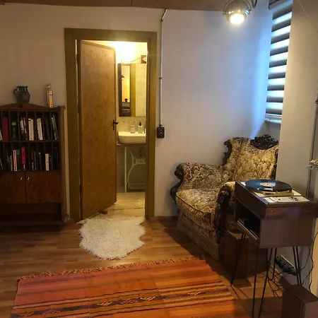 Kaleıçı Müstakıl Bahçelı Müthış Ev