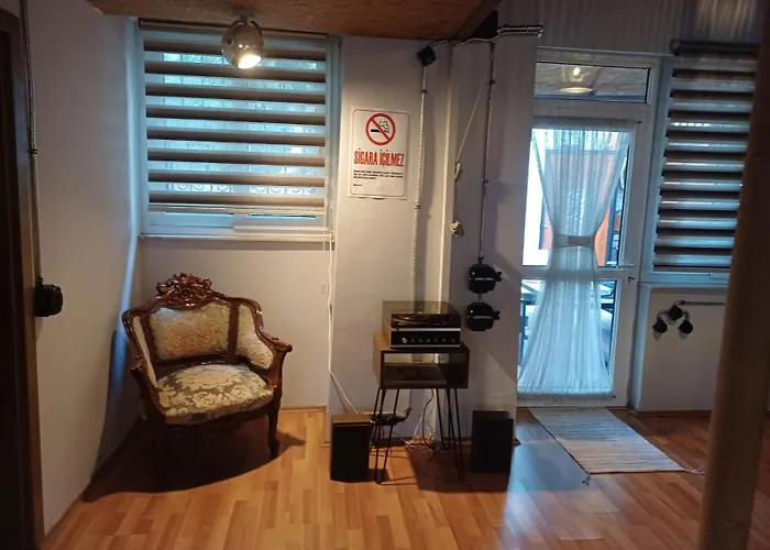 Kaleıçı Müstakıl Bahçelı Müthış Ev Antalya