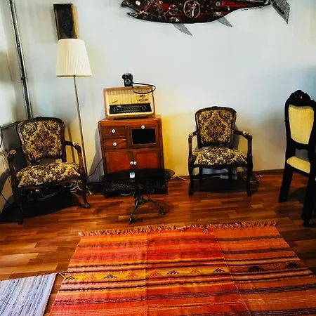 Kaleici Muestakil Bahceli Muethis Ev Vilă