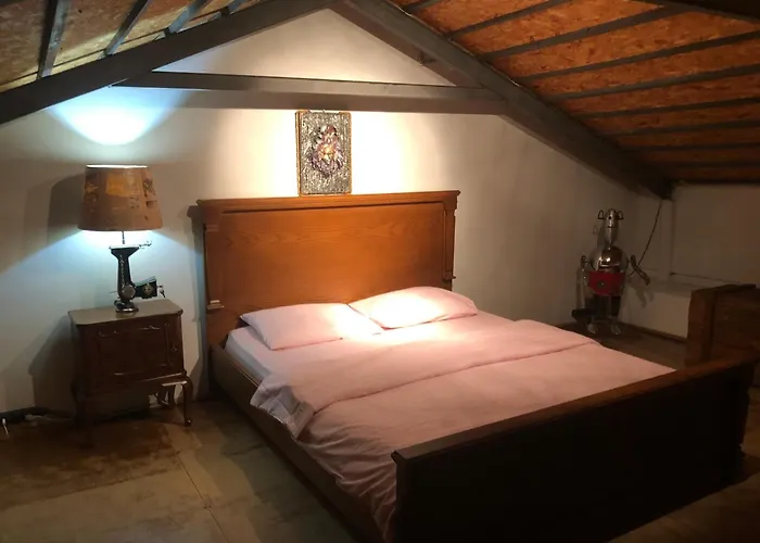 Kaleici Muestakil Bahceli Muethis Ev